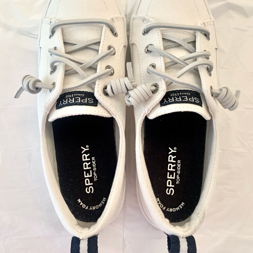 Womens Sperry Sneakers 7.